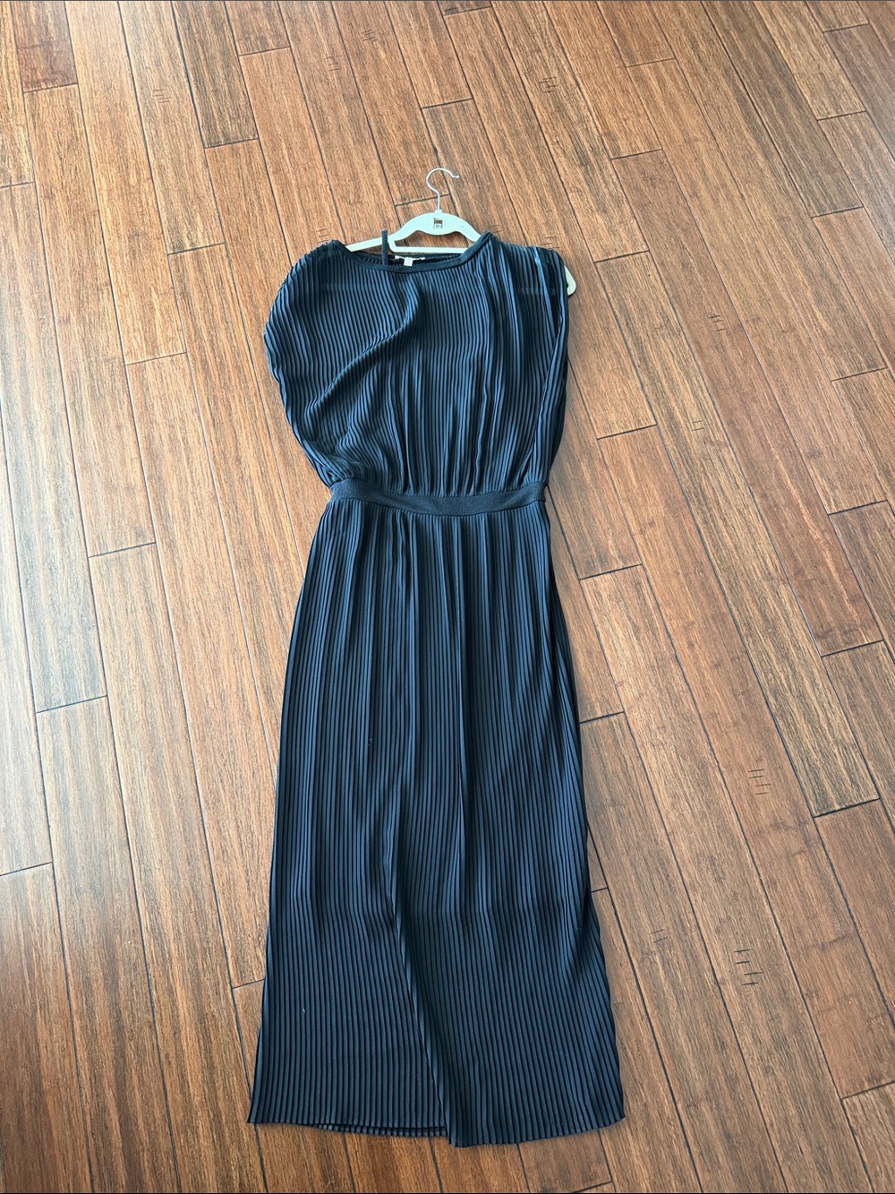 Bordeaux Black Pleated Midi Dress